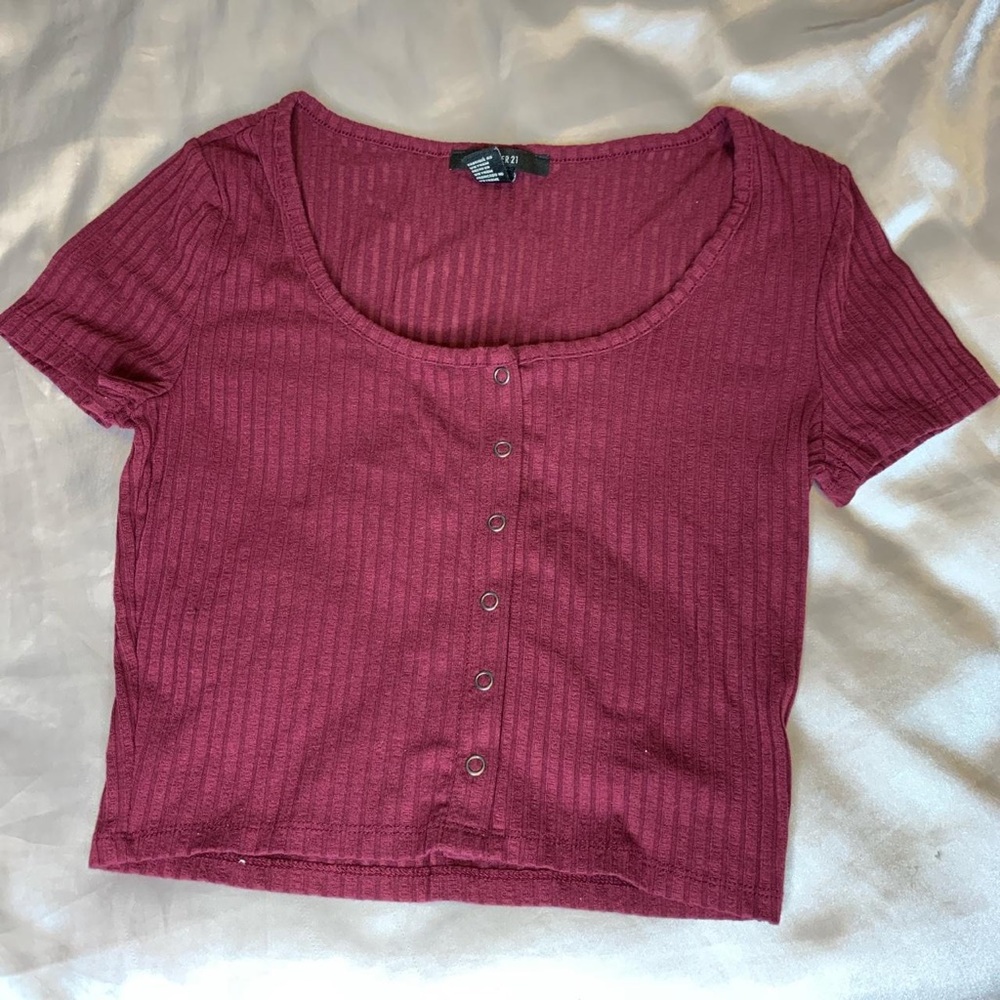 Burgundy Buttoned Crop Top 🍇